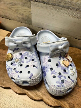 Crocs LoveShackFancy x Crocs Classic Clog - Mineral Blue Floral Clogs in White &